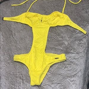 Yellow one piece swimwear